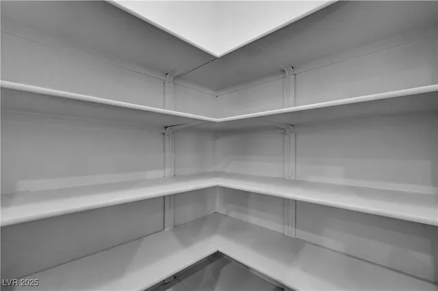 $2,750 | 7199 Adobe Falls Court, Las Vegas, NV 89113