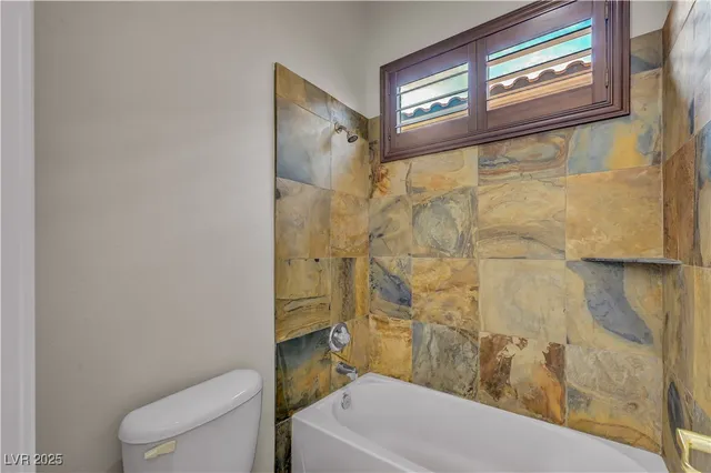 $2,750 | 7199 Adobe Falls Court, Las Vegas, NV 89113