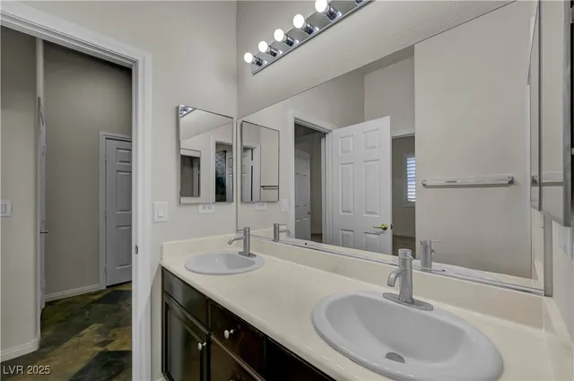$2,750 | 7199 Adobe Falls Court, Las Vegas, NV 89113