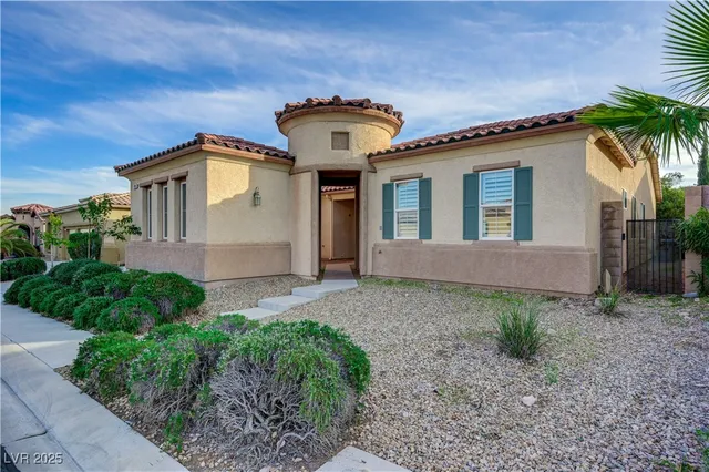 $2,750 | 7199 Adobe Falls Court, Las Vegas, NV 89113