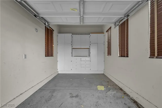 $2,750 | 7199 Adobe Falls Court, Las Vegas, NV 89113