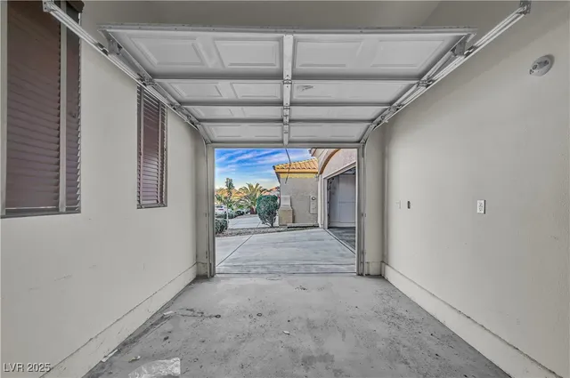 $2,750 | 7199 Adobe Falls Court, Las Vegas, NV 89113