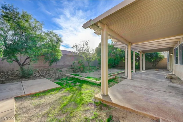$2,750 | 7199 Adobe Falls Court, Las Vegas, NV 89113