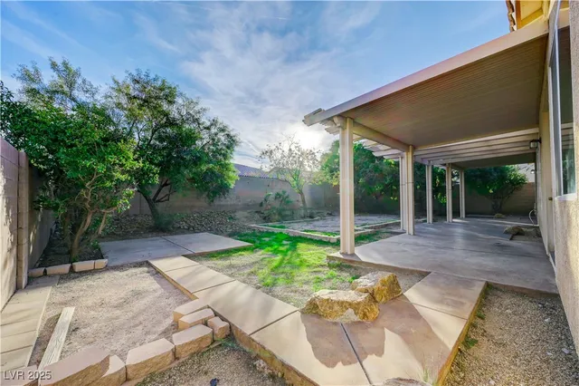 $2,750 | 7199 Adobe Falls Court, Las Vegas, NV 89113