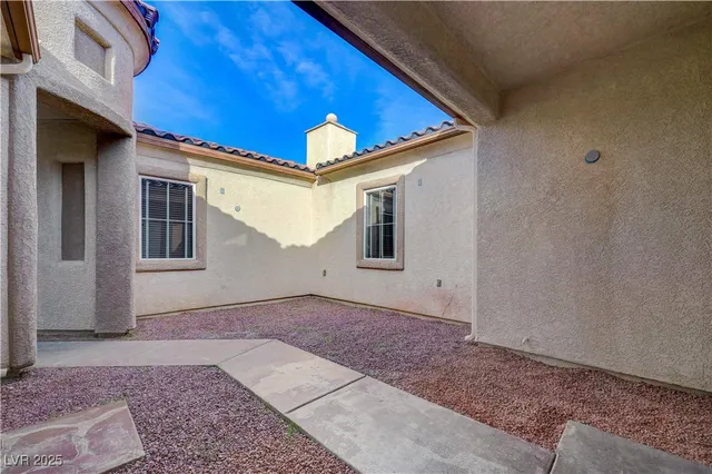 $2,750 | 7199 Adobe Falls Court, Las Vegas, NV 89113