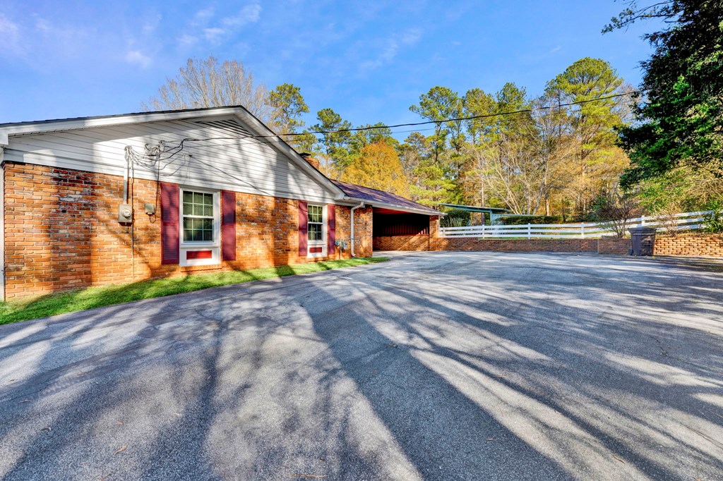 103 Hunting Road Greenwood, SC 29646 - Photo 5 of 48 Gallery Image 5