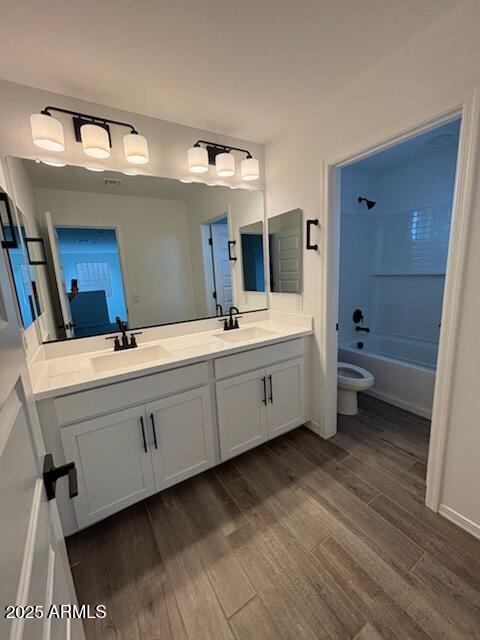 9970 West Piccadilly Road Avondale, AZ 85392 - Photo 9 of 19 Secondary Bathroom