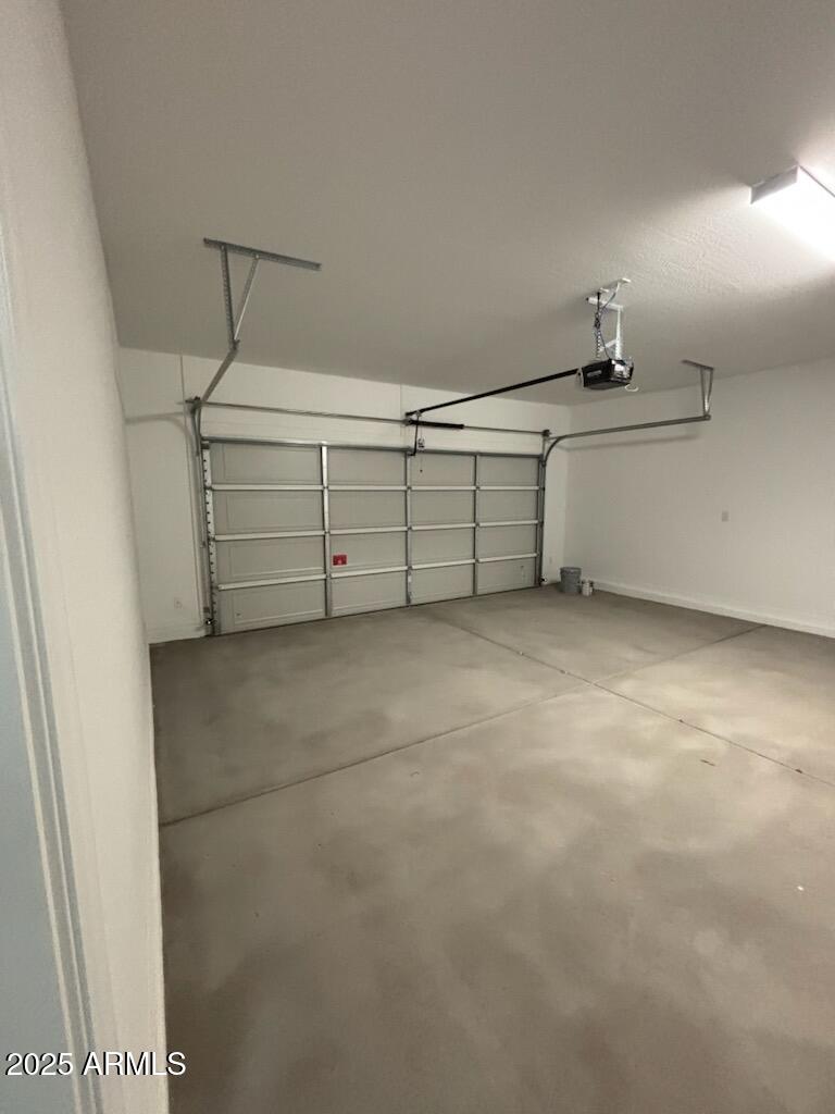 9970 West Piccadilly Road Avondale, AZ 85392 - Photo 8 of 19 Garage