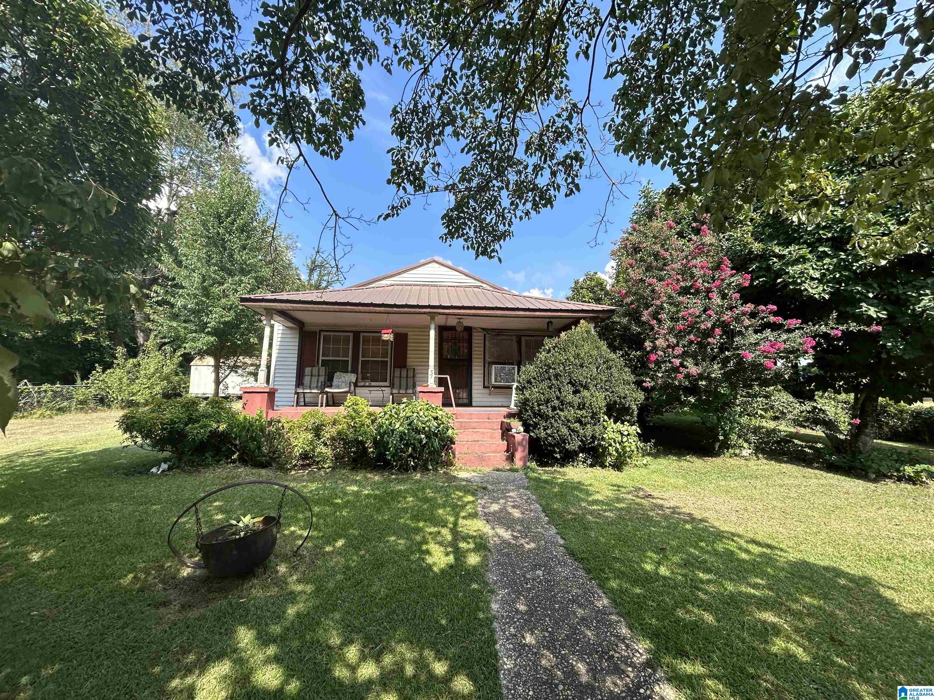 315 Smith Street Anniston, AL 36201 - Photo 3 of 22