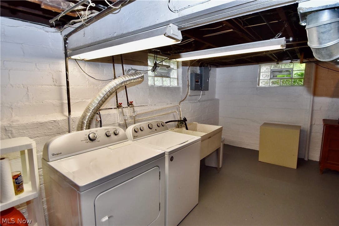 4620 Landchester Road Cleveland, OH 44109 - Photo 30 of 31 Gallery Image 30