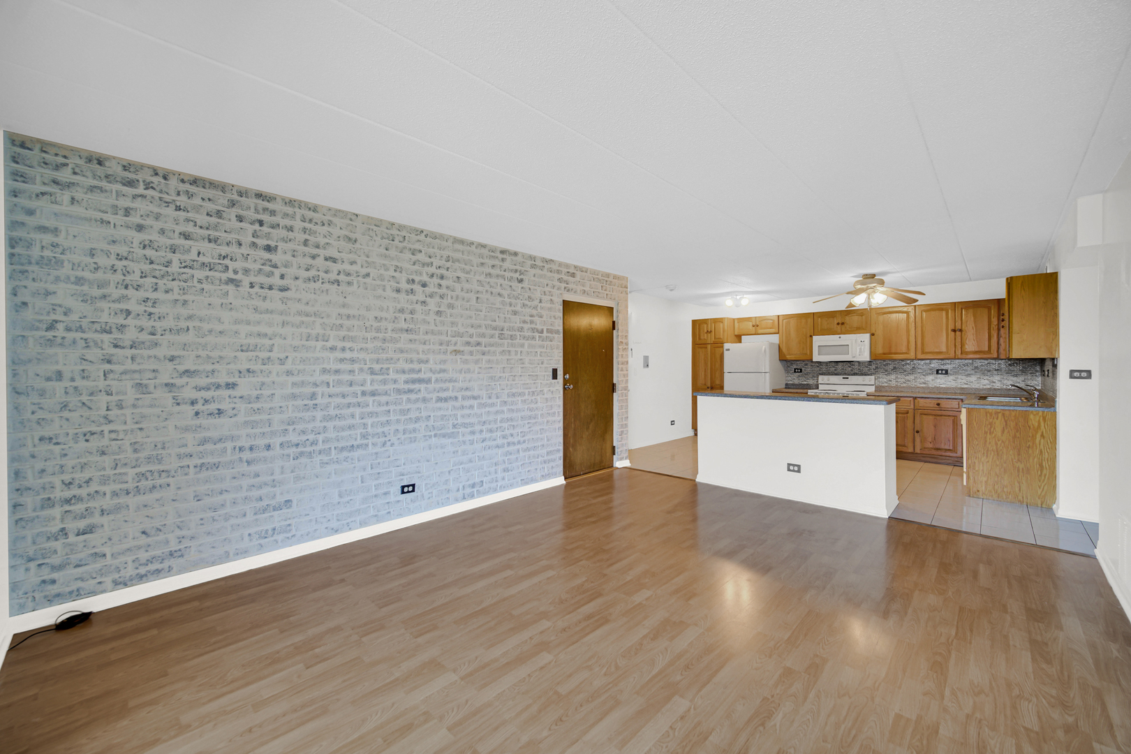 511 Timber Ridge Drive, Unit 202 Carol Stream, IL 60188 - Photo 6 of 19