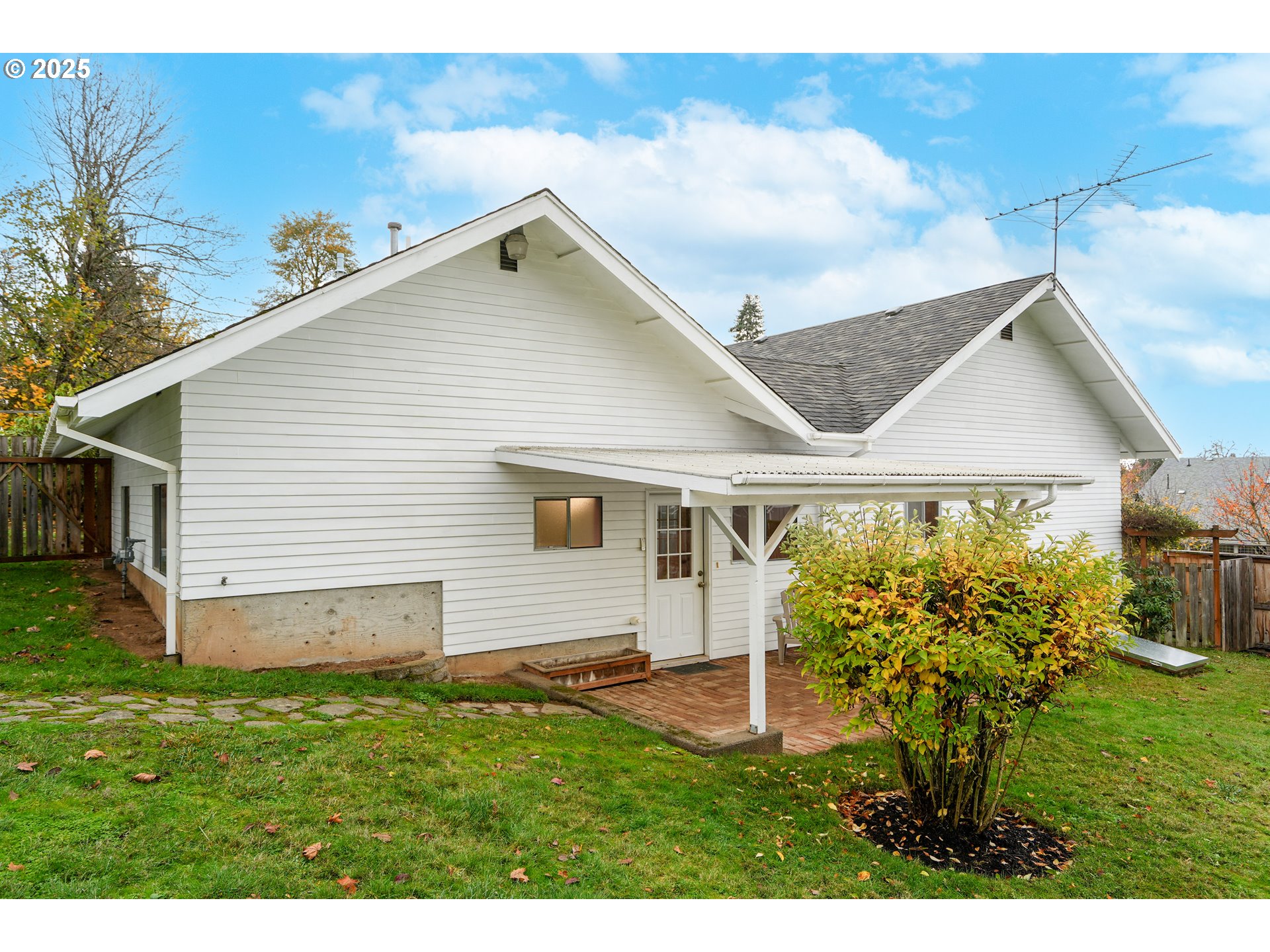 619 B Street Silverton, OR 97381 - Photo 33 of 42 a view of a house with a yard