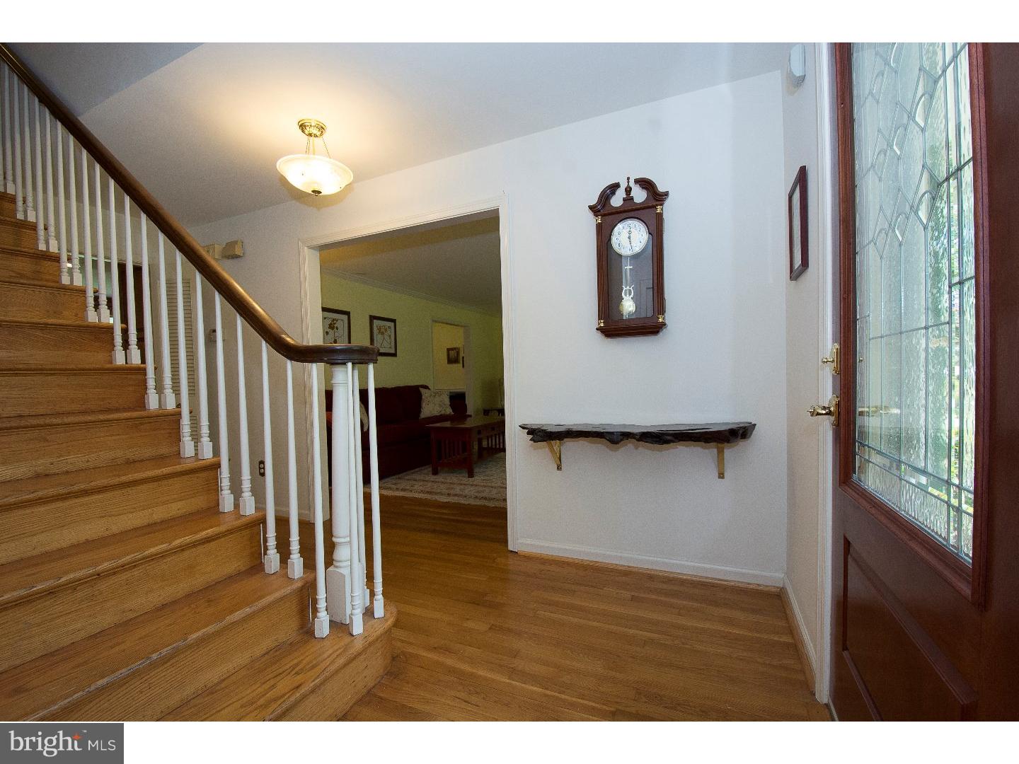 340 Chamounix Road Wayne, PA 19087 - Photo 3 of 25 Foyer
