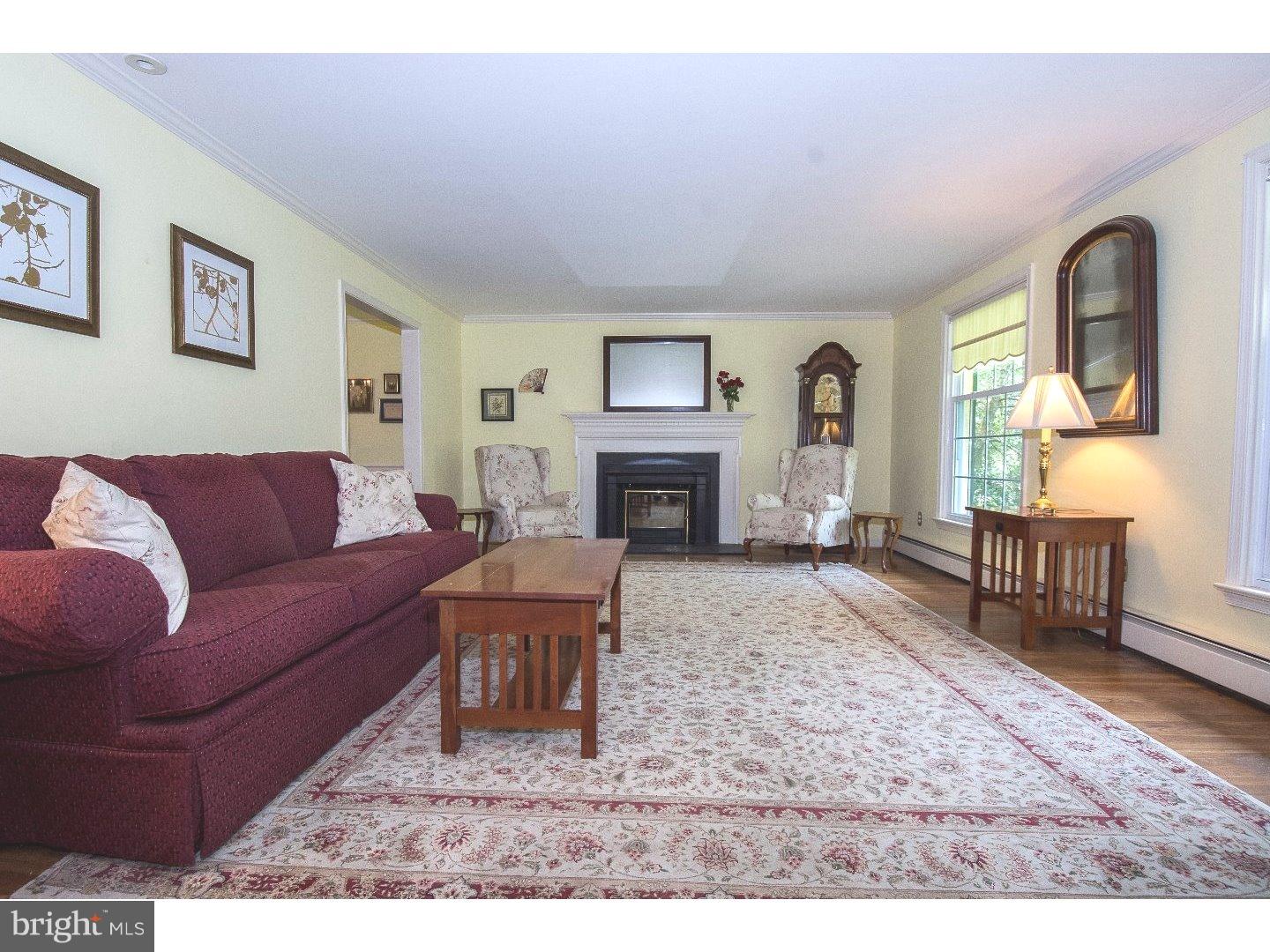 340 Chamounix Road Wayne, PA 19087 - Photo 4 of 25 Living Room