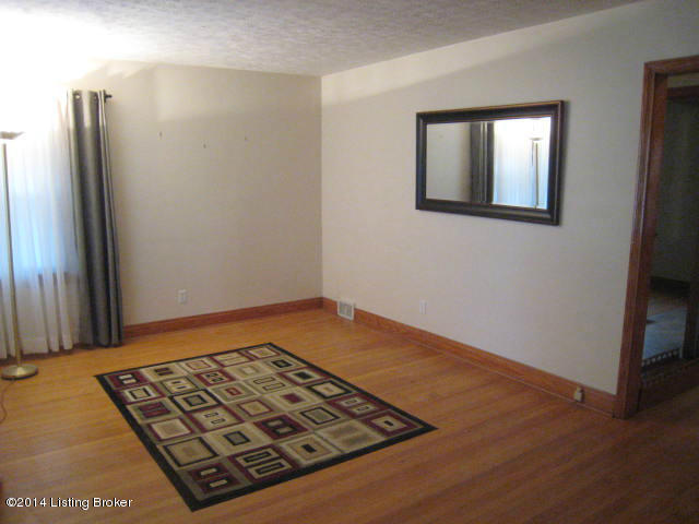 9108 Chenault Road Louisville, KY 40258 - Photo 17 of 23 door to right to hallway