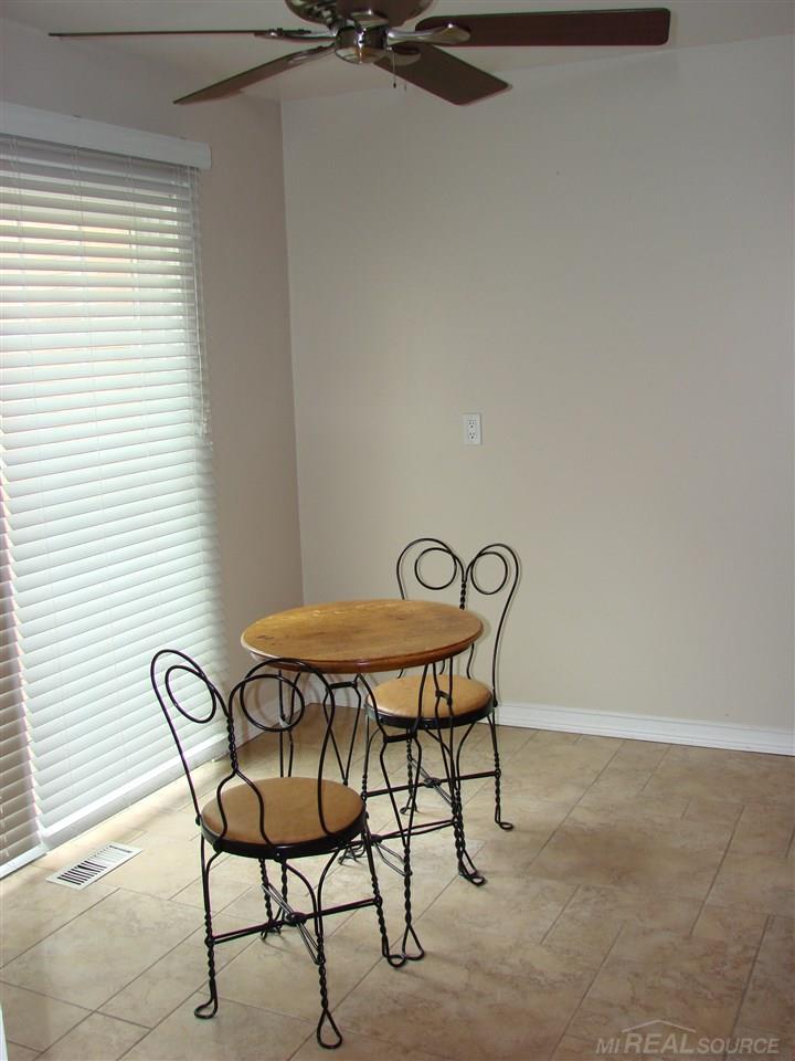 1255 Candlestick Lane Rochester Hills, MI 48306 - Photo 17 of 38