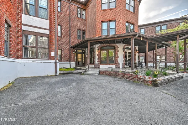 $185,000 | 701 West Locust Street, Unit 18, Johnson City, TN 37604