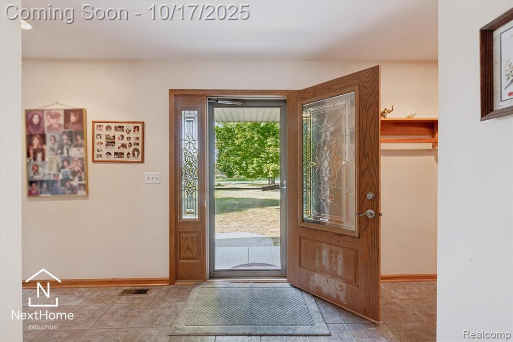 17401 Hannan Road New Boston, MI 48164 - Photo 5 of 46