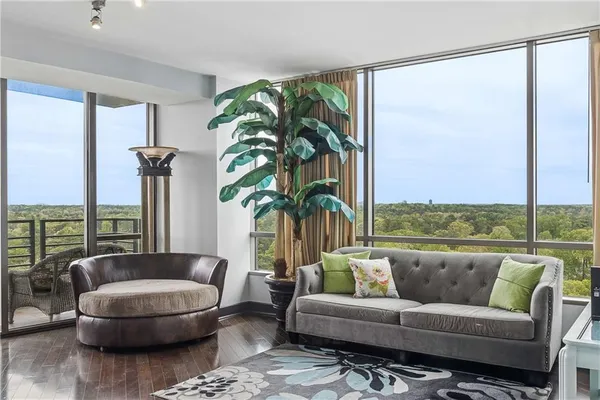 $449,000 | 700 Park Regency Place Northeast, Unit 2002, Atlanta, GA 30326