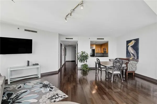 $449,000 | 700 Park Regency Place Northeast, Unit 2002, Atlanta, GA 30326