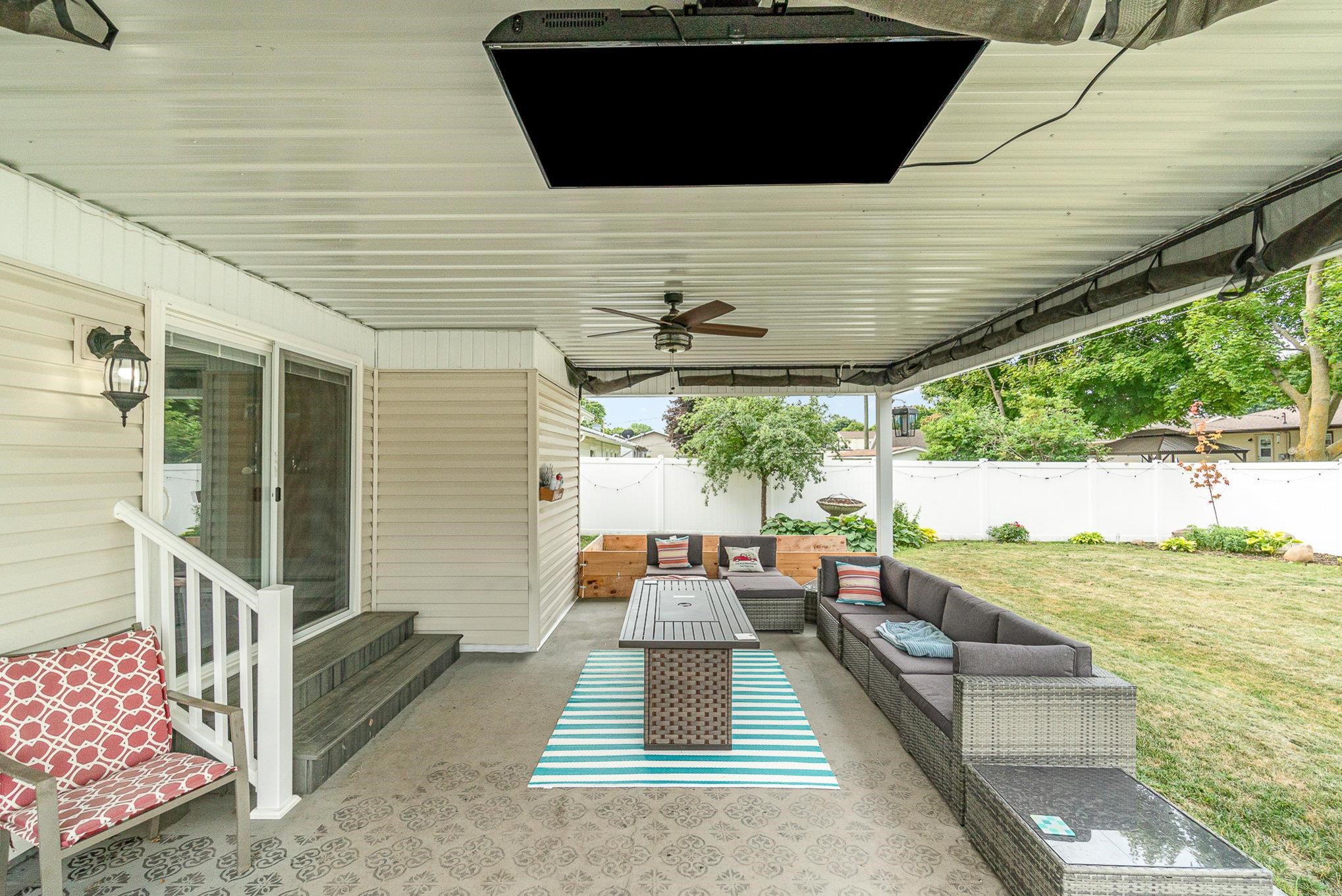 345 10th Street Sebewaing, MI 48759 - Photo 3 of 24 Gallery Image 3