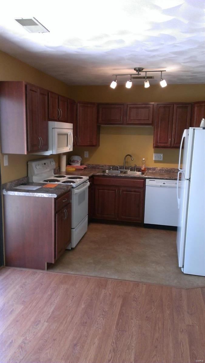110 Christine Drive Shiloh, IL 62221 - Photo 4 of 8