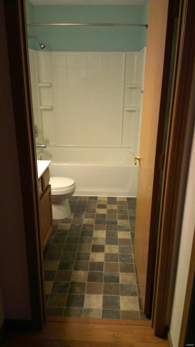 110 Christine Drive Shiloh, IL 62221 - Photo 7 of 8