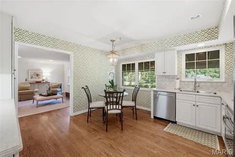 $679,000 | 2007 Firethorn Drive, St. Louis, MO 63131