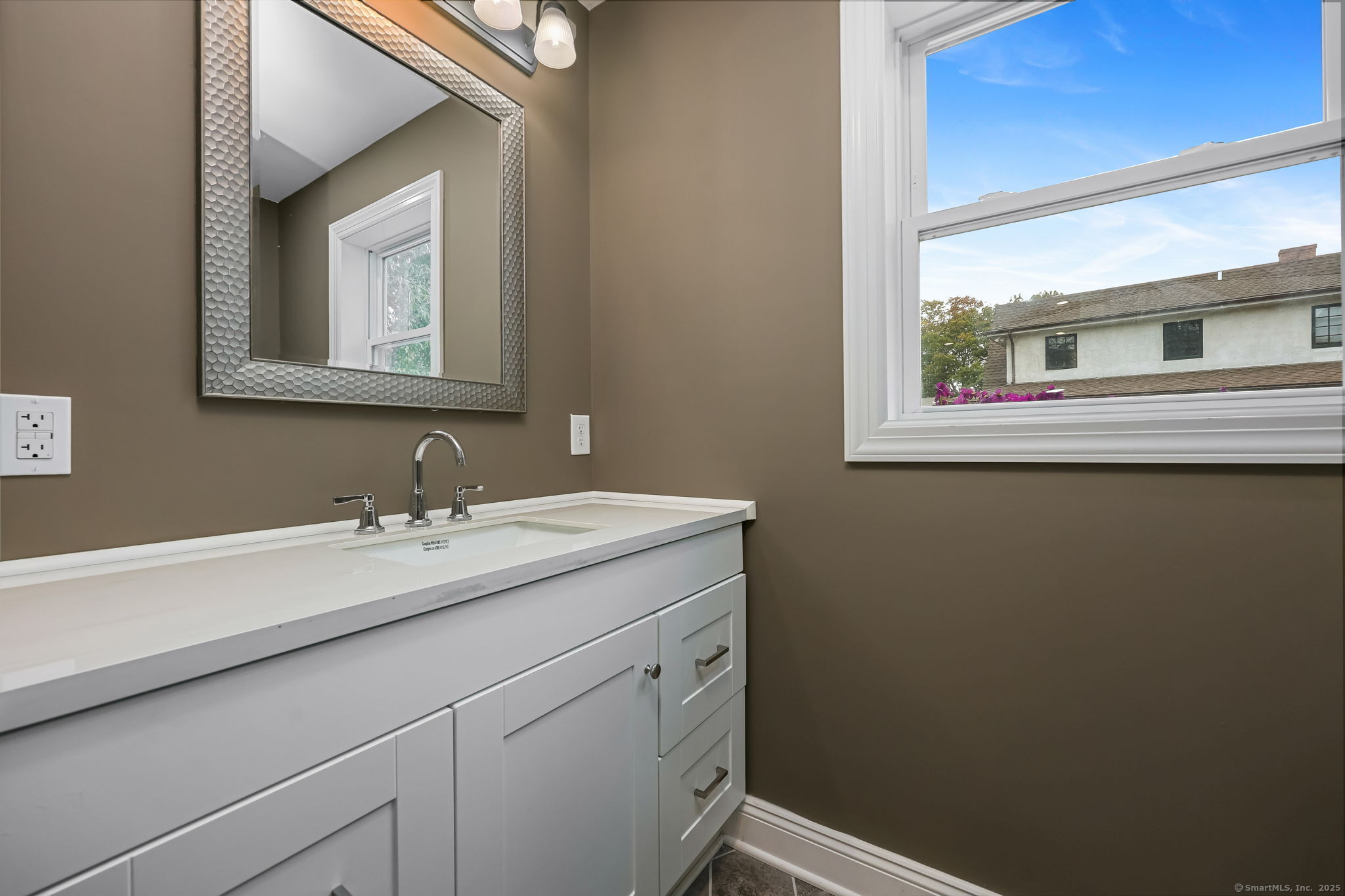 516 Valley Road Stratford, CT 06615 - Photo 11 of 40 Main level Bath