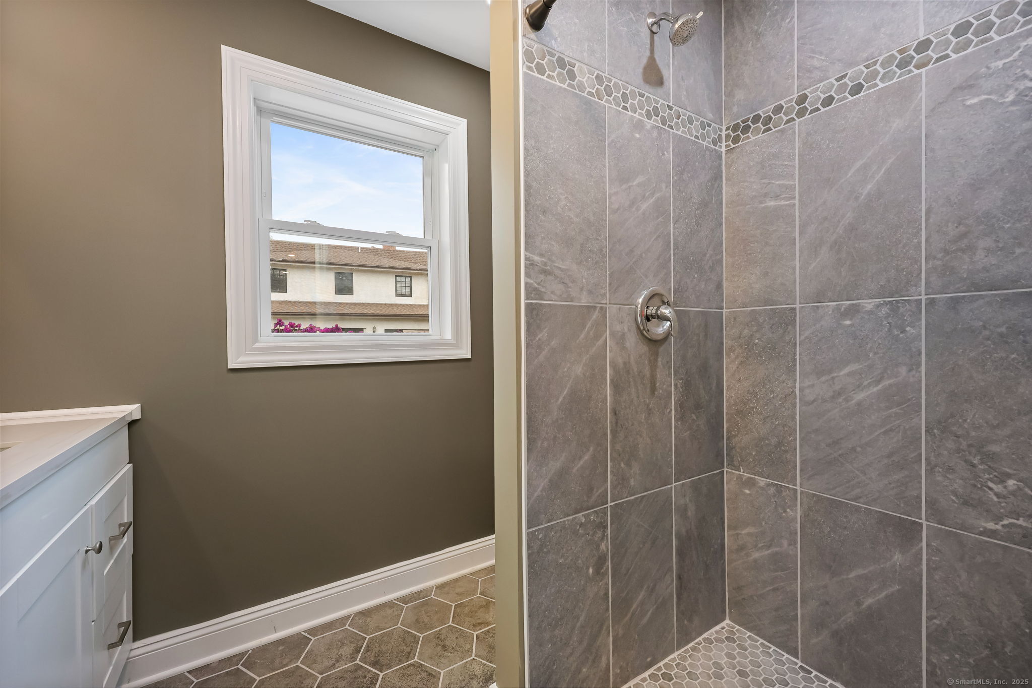 516 Valley Road Stratford, CT 06615 - Photo 12 of 40 Oversize Tile shower