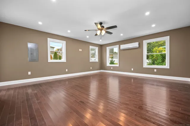 $549,900 | 516 Valley Road, Stratford, CT 06615