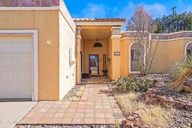 $340,000 | 822 Via Descanso Drive, El Paso, TX 79912