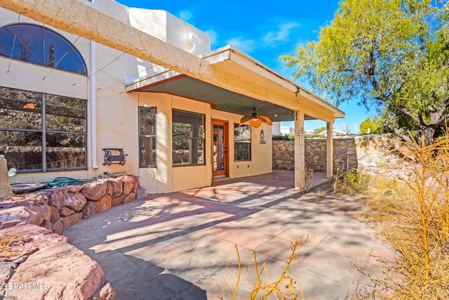 $340,000 | 822 Via Descanso Drive, El Paso, TX 79912