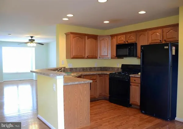 $2,800 | 14337 Legend Glen Court, Gainesville, VA 20155