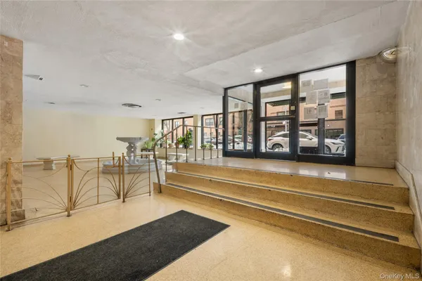 $389,000 | 99-35 59th Avenue, Unit 6C | South Corona