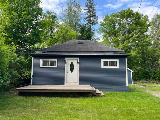 $157,000 | 498 Clyde Street, Newport, VT 05855