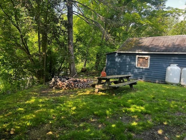 498 Clyde Street Newport, VT 05855 - Photo 3 of 38