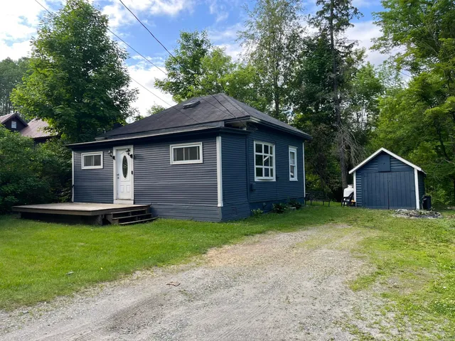 $157,000 | 498 Clyde Street, Newport, VT 05855