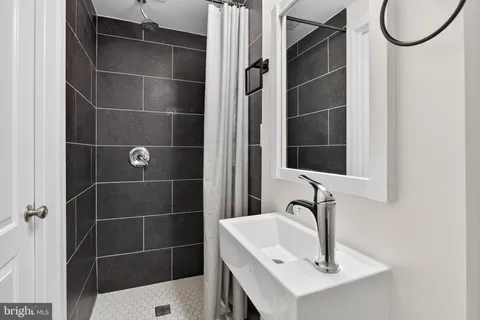 $500,000 | 1125 Race Street, Baltimore, MD 21230