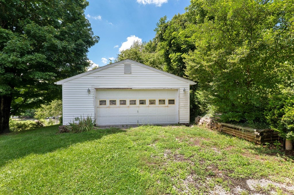 2257 Julia Simpkins Road Hiwassee, VA 24347 - Photo 29 of 31 Gallery Image 29
