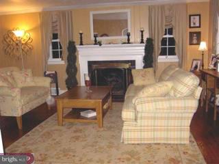 261 School Lane Springfield, PA 19064 - Photo 2 of 6 Gallery Image 2