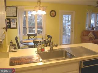 261 School Lane Springfield, PA 19064 - Photo 4 of 6 Gallery Image 4