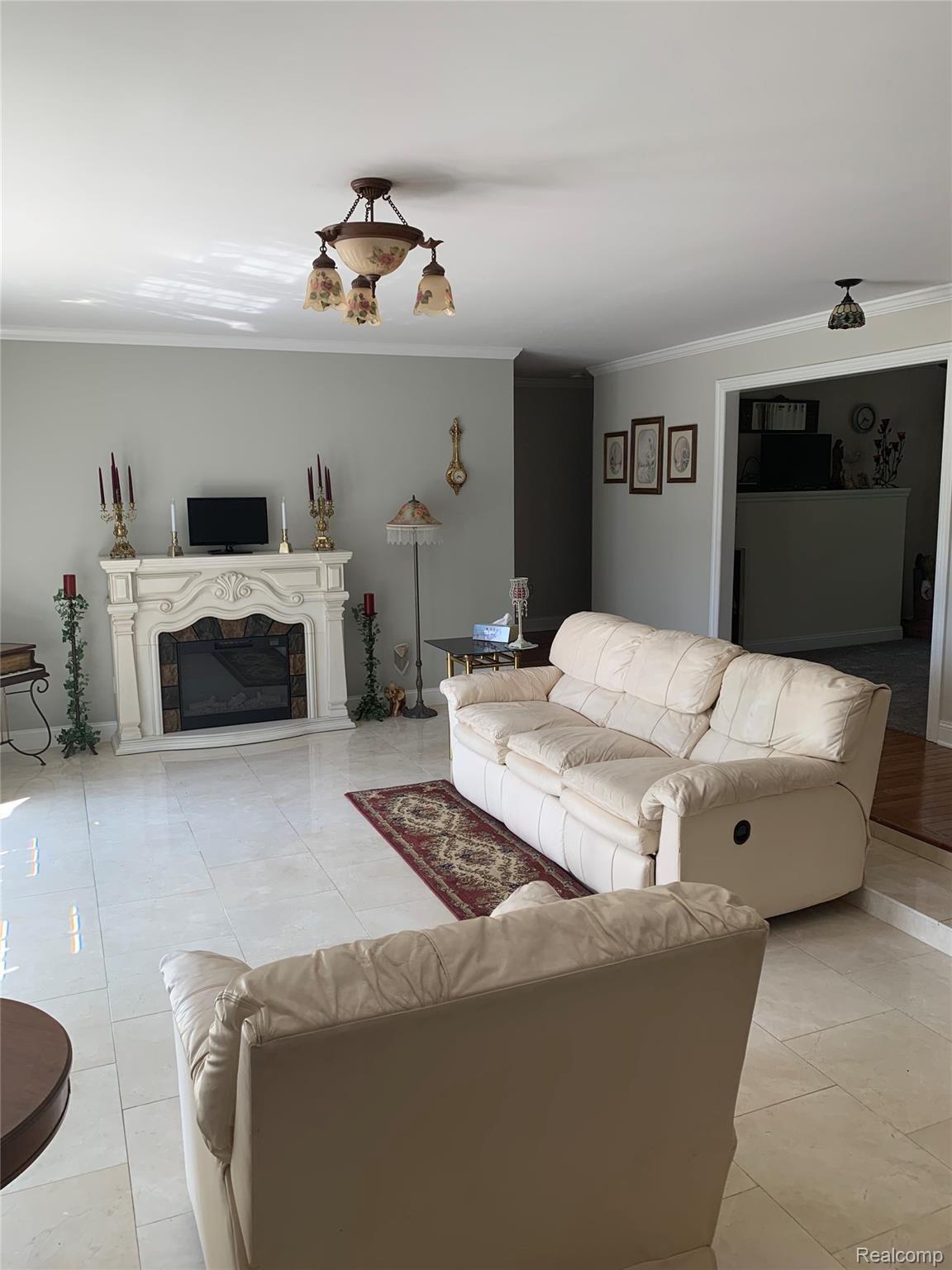 411 Myers Road Lapeer, MI 48446 - Photo 9 of 29 IMG_1511(1).jpg