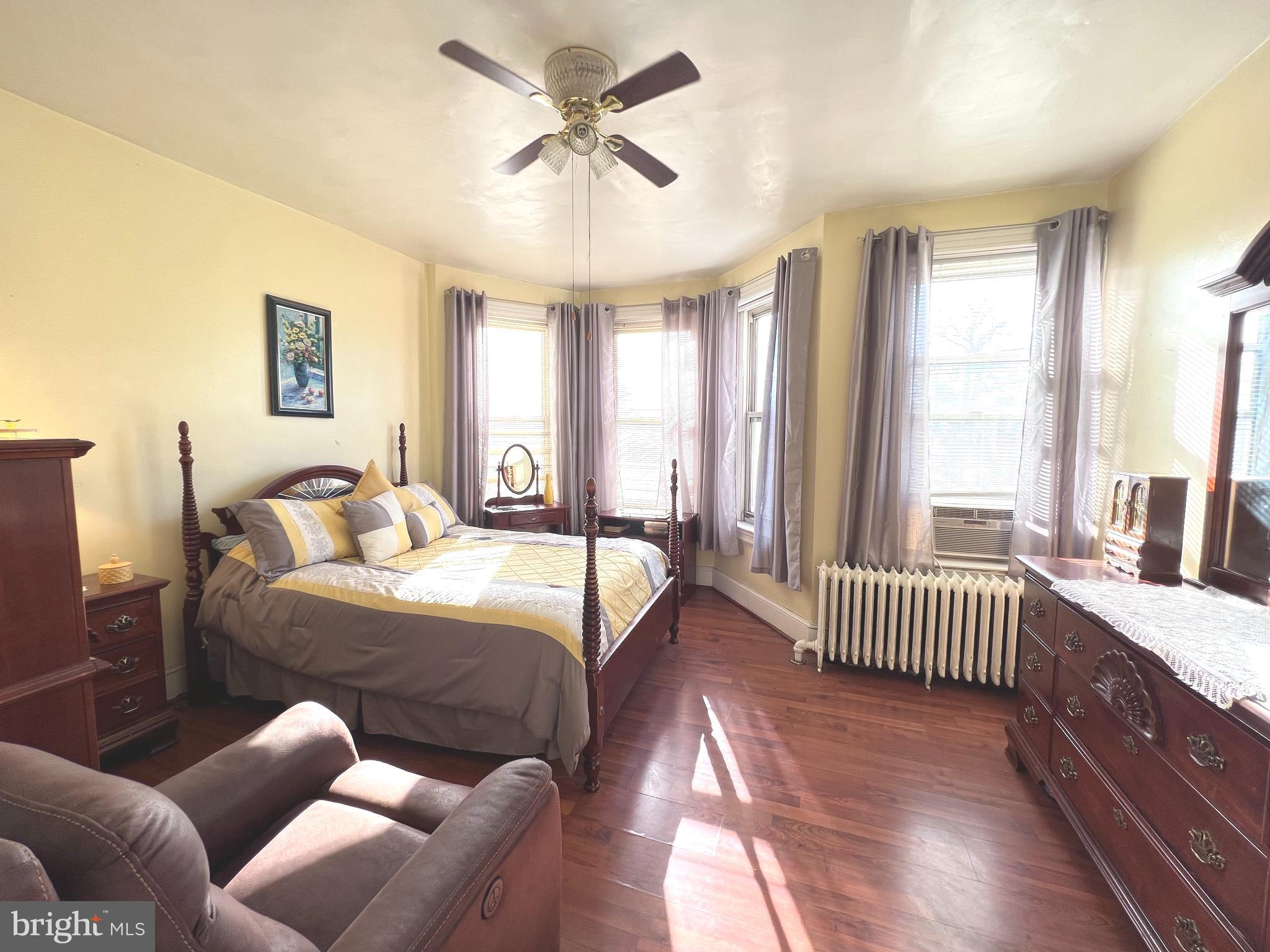 106 R Street Northeast Washington, DC 20002 - Photo 20 of 34 Owner's Bedroom