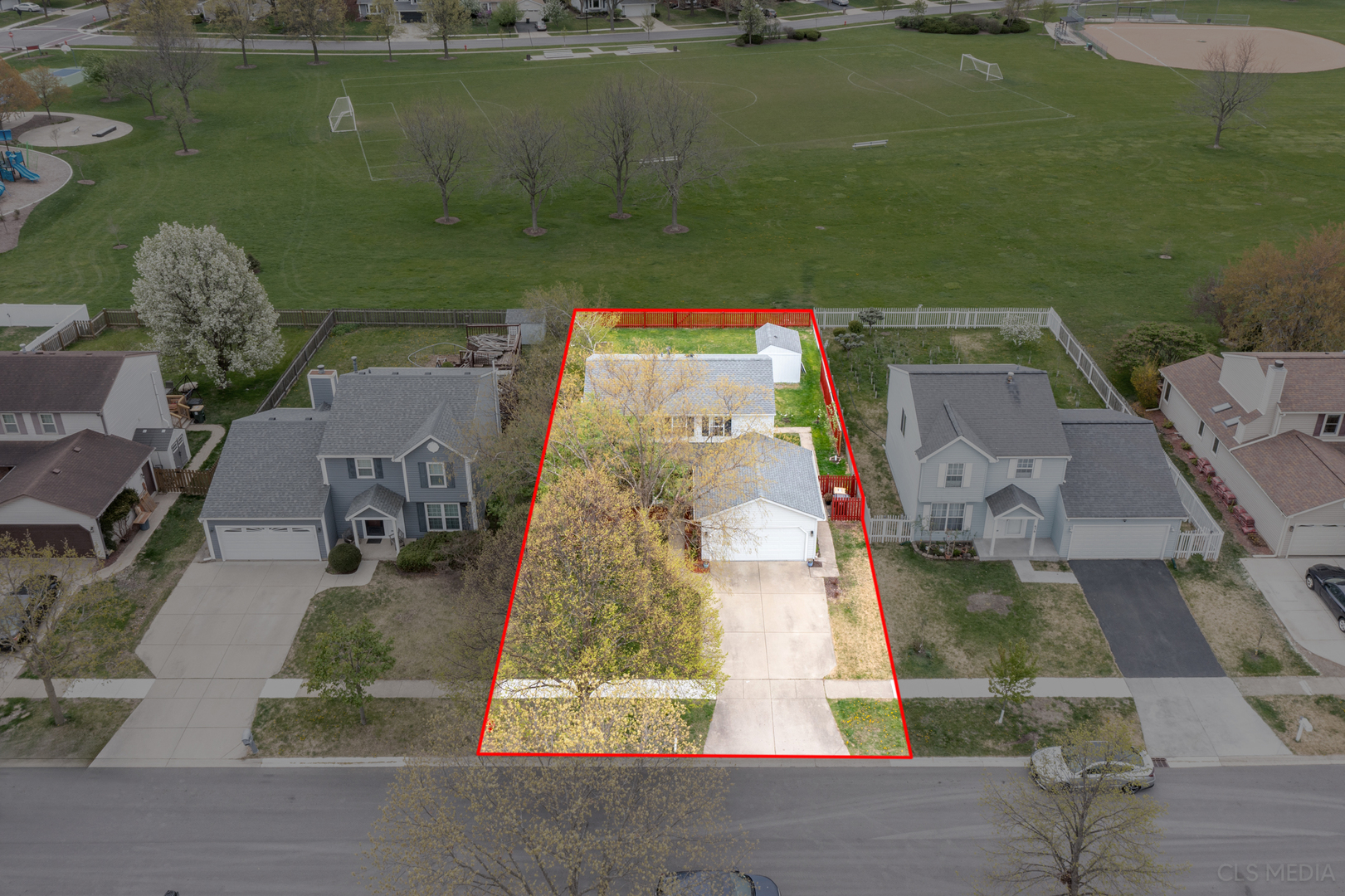658 Cutter Lane Elk Grove Village, IL 60007 - Photo 29 of 33 an aerial view of a house with a lake view