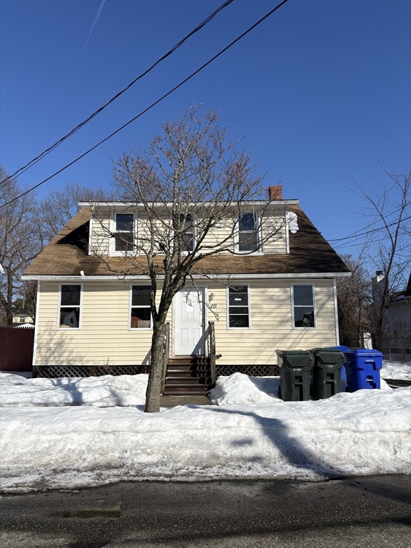 19 Wilton Street Springfield, MA 01109 - Photo 2 of 2