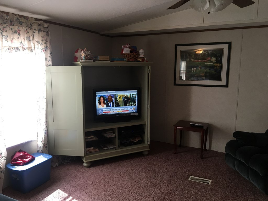 190 Summer Camp Road North, SC 29112 - Photo 3 of 14 Living Room
