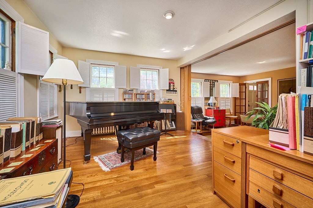 68 Blue Hills Road Amherst, MA 01002 - Photo 7 of 40 Gallery Image 7