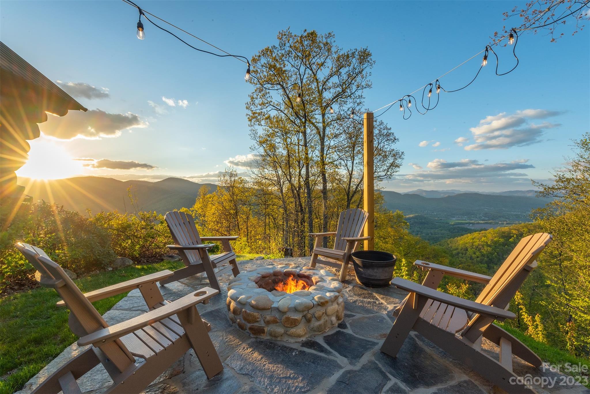 685 Talbot Drive Canton, NC 28716 - Photo 42 of 48 a view of sitting area with furniture