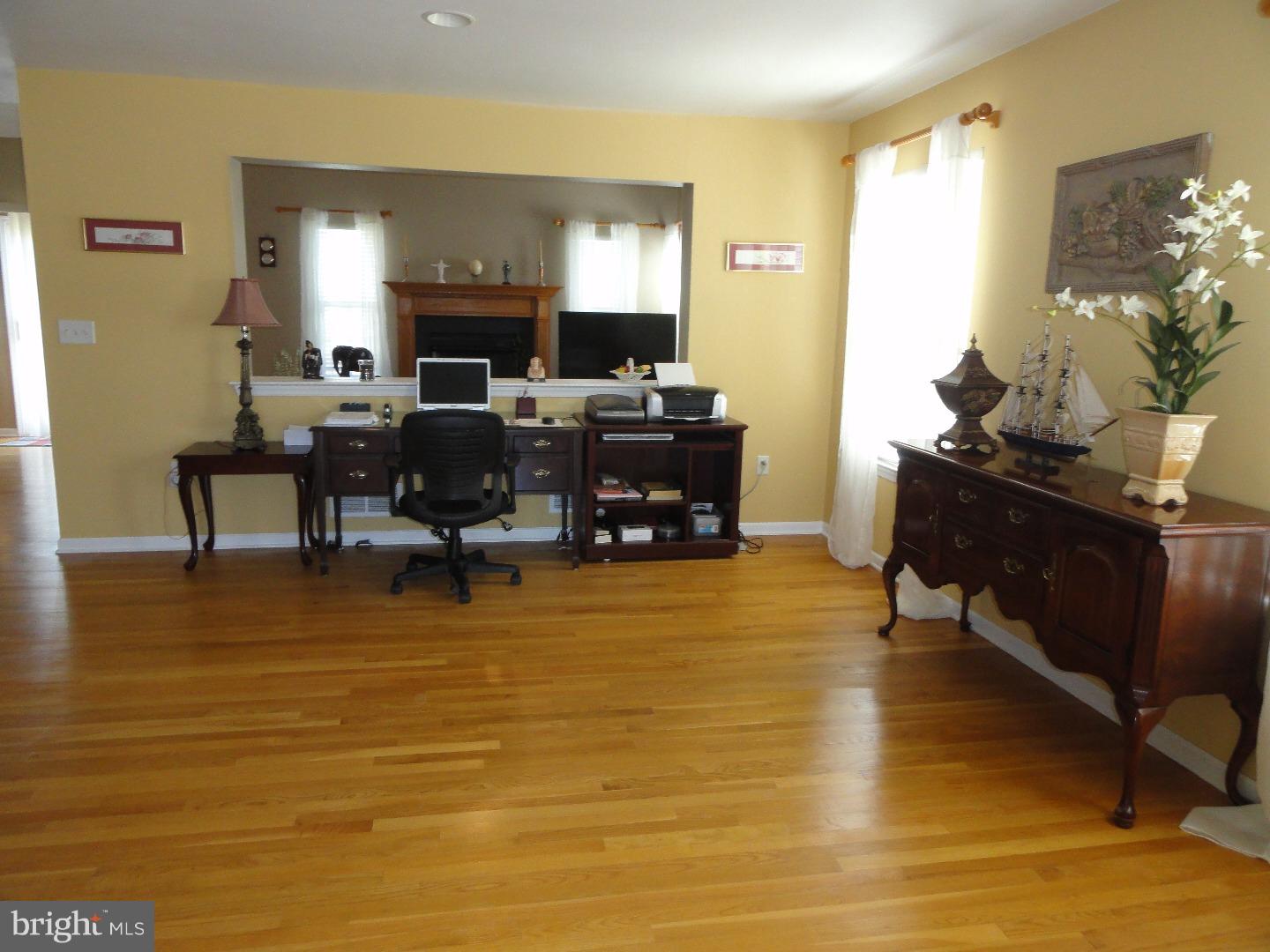 2 Richards Road Lawrenceville, NJ 08648 - Photo 2 of 16 Living Room